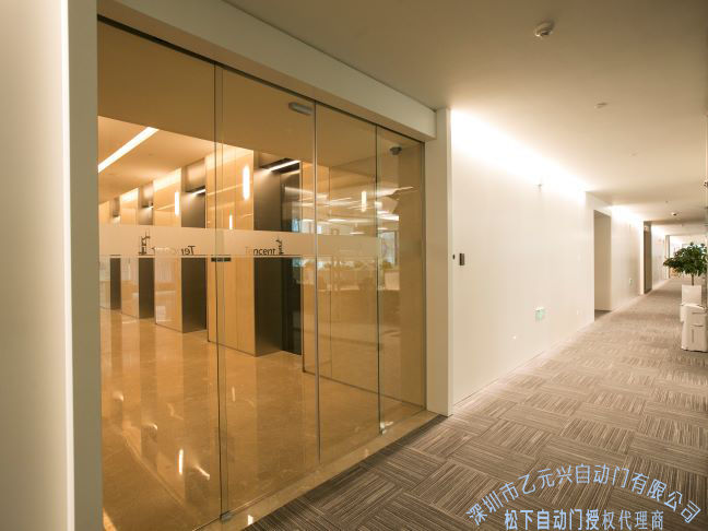 企業辦公室玻璃自動糖心VLOG在线观看视频